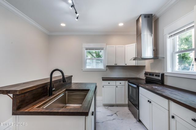 1287 E Harper Ave, Maryville, TN 37804