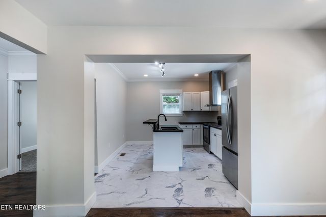 1287 E Harper Ave, Maryville, TN 37804
