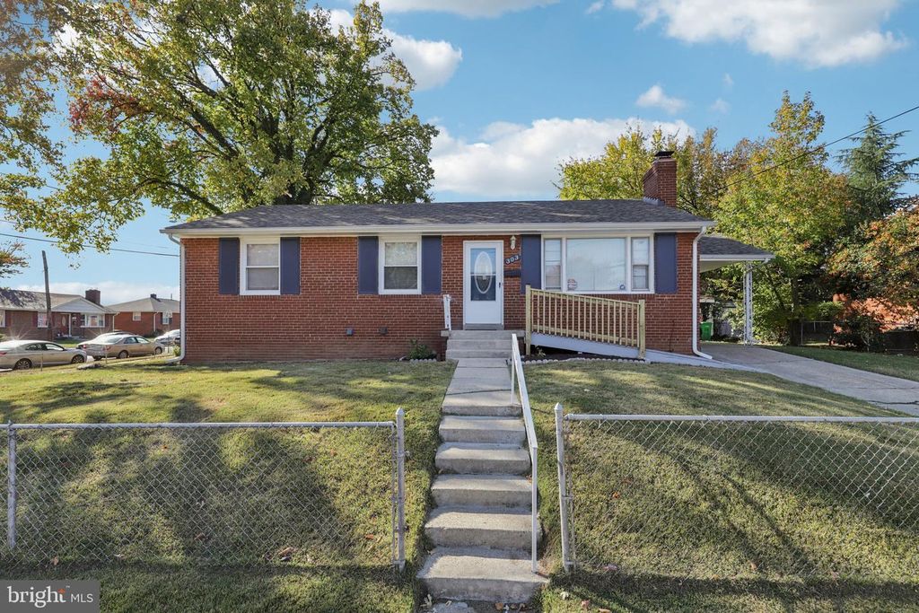 303 BROCKTON RD, Oxon Hill, MD 20745
