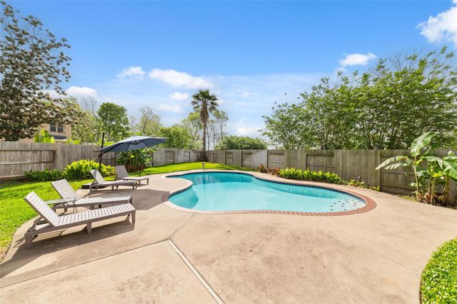 13643 Schumann Trail, Sugar Land, TX 77498