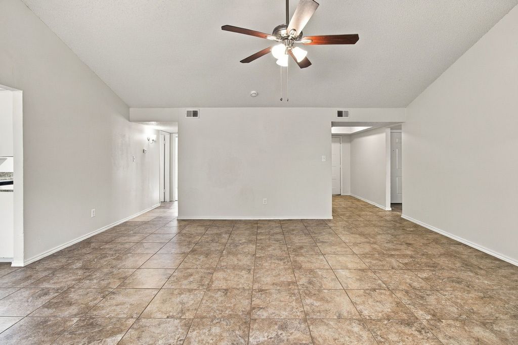 4807 Crestmont Court, Arlington, TX 76017 — photo 5