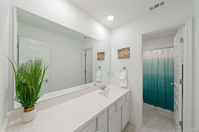 1524 LEEDS PARK, Bulverde, TX 78163