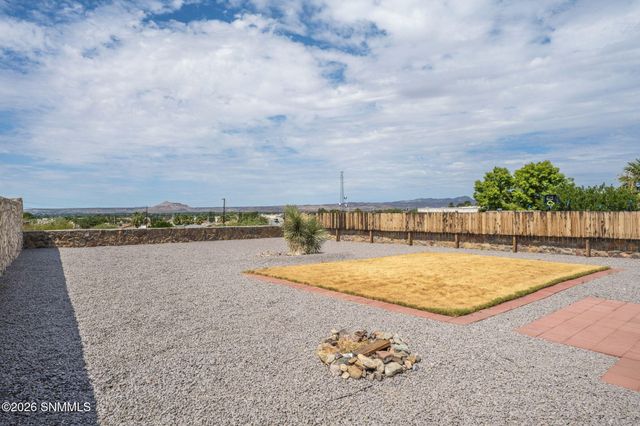 2417 Bugatti Drive, Las Cruces, NM 88001