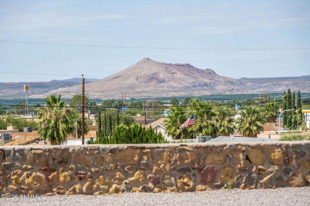 2417 Bugatti Drive, Las Cruces, NM 88001