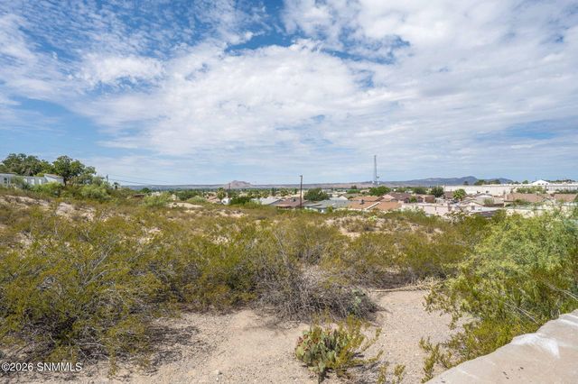 2417 Bugatti Drive, Las Cruces, NM 88001
