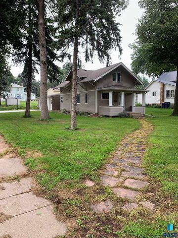 402 E 7th St Street, Dell Rapids, SD 57022