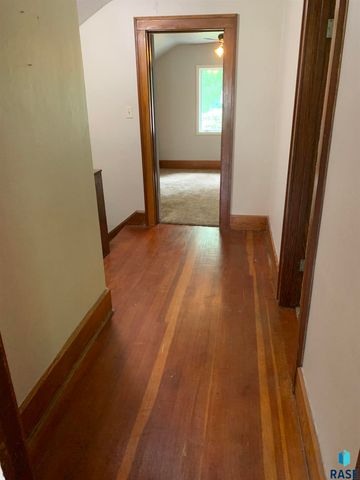 402 E 7th St Street, Dell Rapids, SD 57022