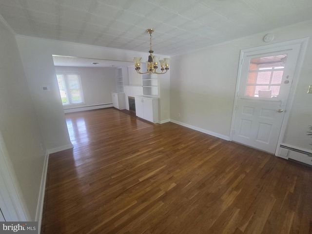 3814 SUNSET DR, Harrisburg, PA 17111