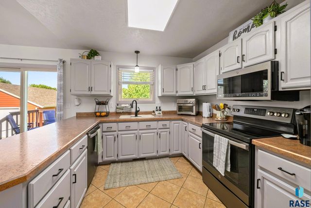 510 S Mary Dr, Tea, SD 57064