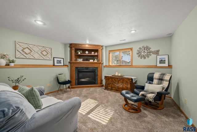 510 S Mary Dr, Tea, SD 57064