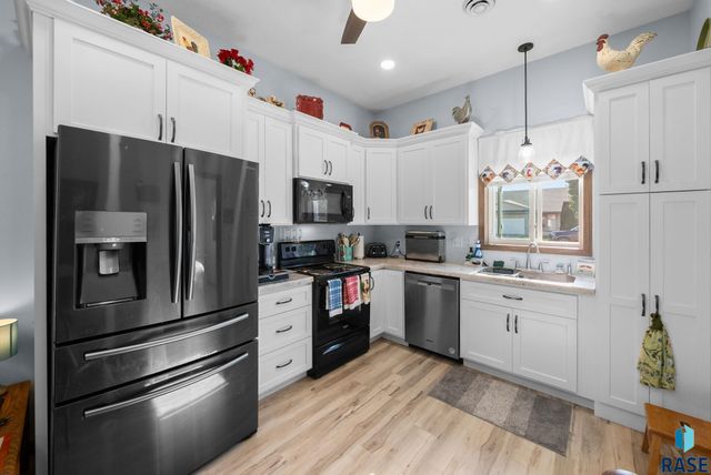 510 S Mary Dr, Tea, SD 57064