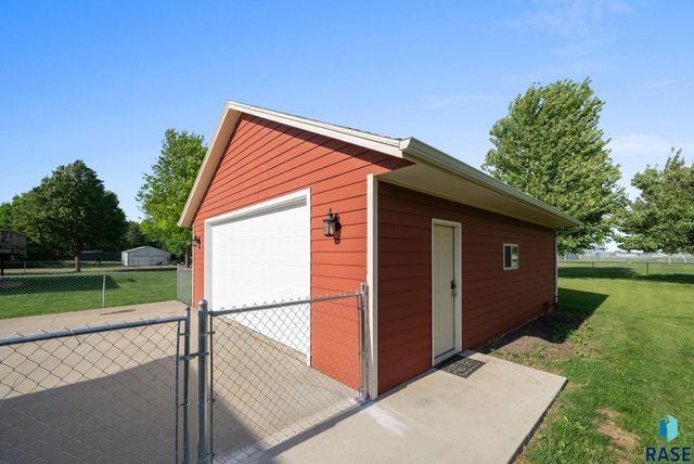 510 S Mary Dr, Tea, SD 57064