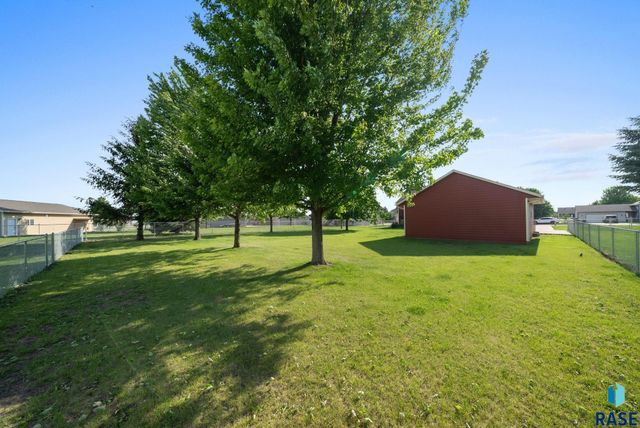 510 S Mary Dr, Tea, SD 57064