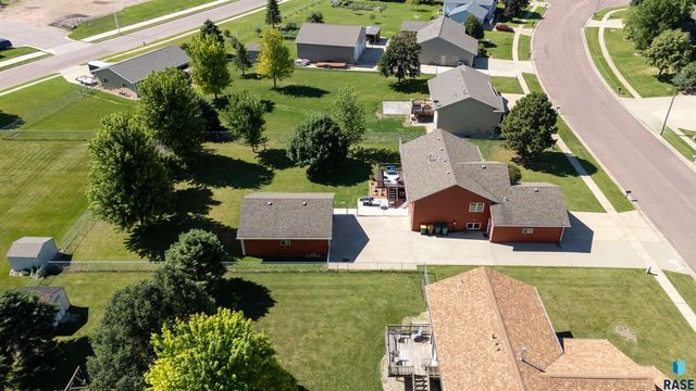 510 S Mary Dr, Tea, SD 57064