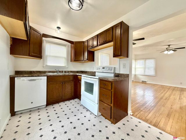 2920 S 11th Street, Lincoln, NE 68502