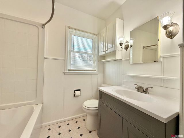 2920 S 11th Street, Lincoln, NE 68502