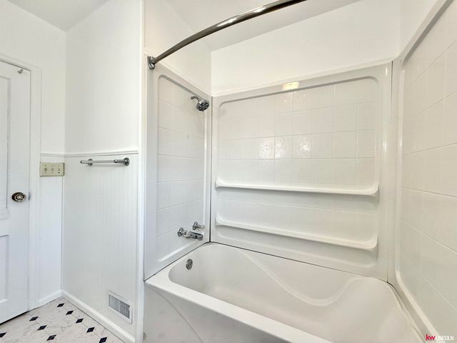 2920 S 11th Street, Lincoln, NE 68502
