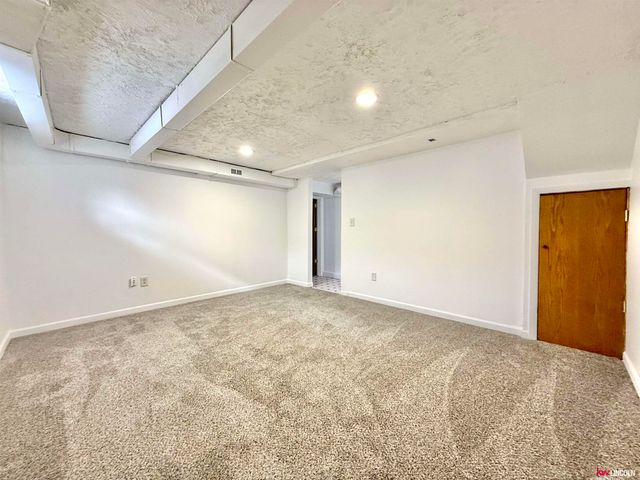 2920 S 11th Street, Lincoln, NE 68502
