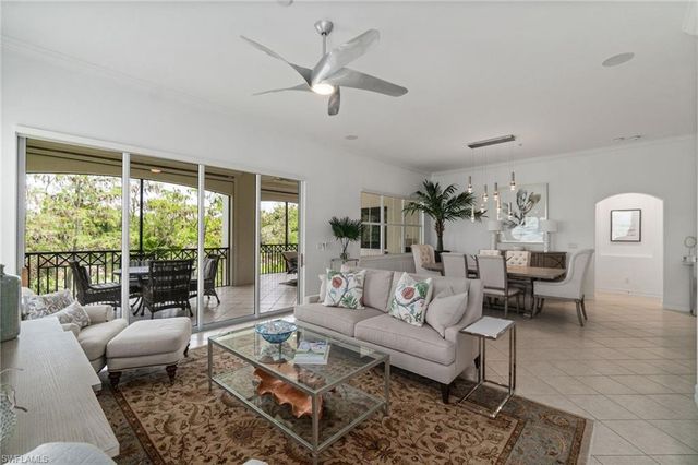 2842 Tiburon BLVD E 103, Naples, FL 34109