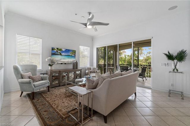 2842 Tiburon BLVD E 103, Naples, FL 34109