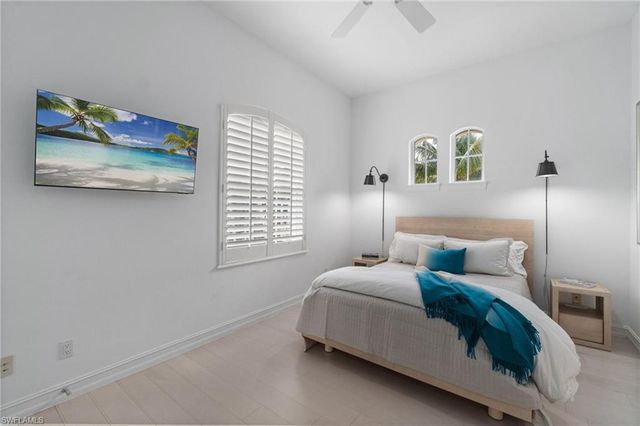 2842 Tiburon BLVD E 103, Naples, FL 34109