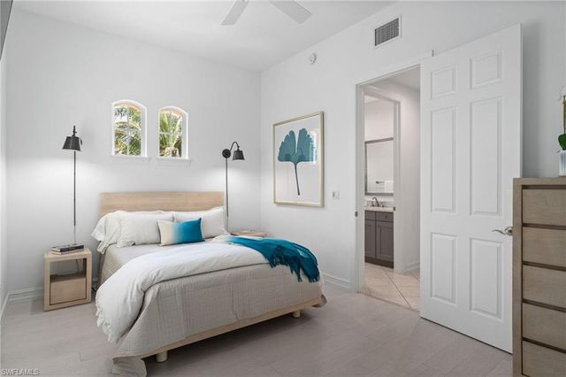 2842 Tiburon BLVD E 103, Naples, FL 34109