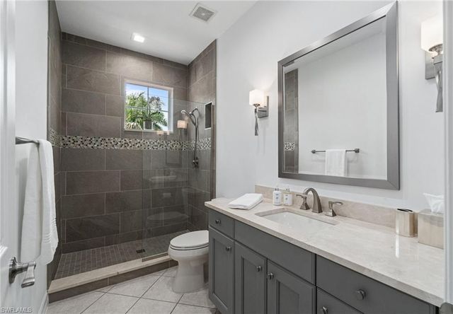 2842 Tiburon BLVD E 103, Naples, FL 34109