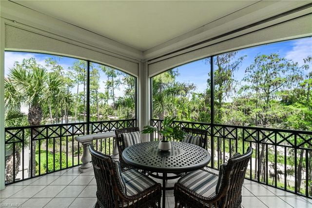 2842 Tiburon BLVD E 103, Naples, FL 34109