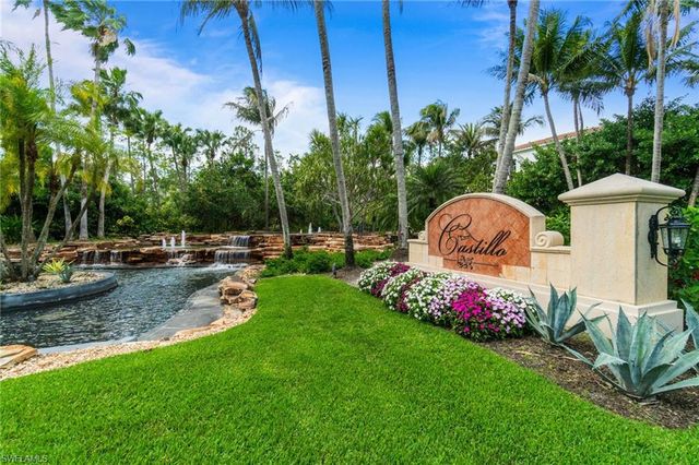 2842 Tiburon BLVD E 103, Naples, FL 34109