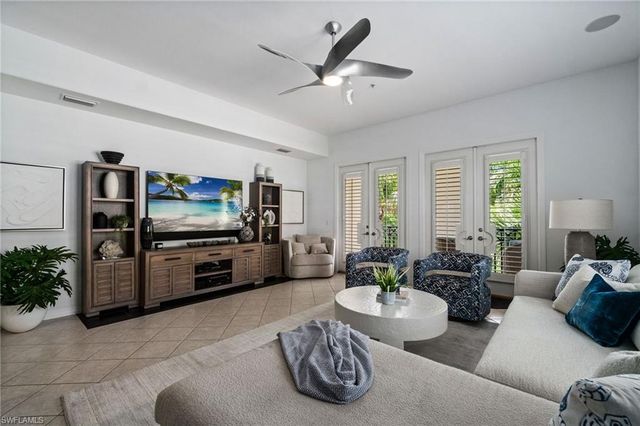 2842 Tiburon BLVD E 103, Naples, FL 34109