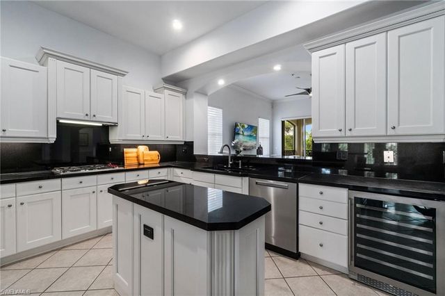 2842 Tiburon BLVD E 103, Naples, FL 34109