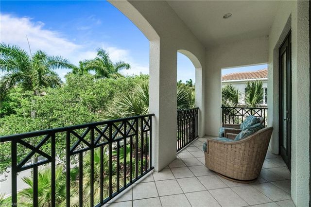 2842 Tiburon BLVD E 103, Naples, FL 34109