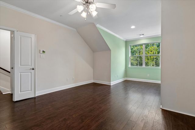559 W Royal Lane, Irving, TX 75039