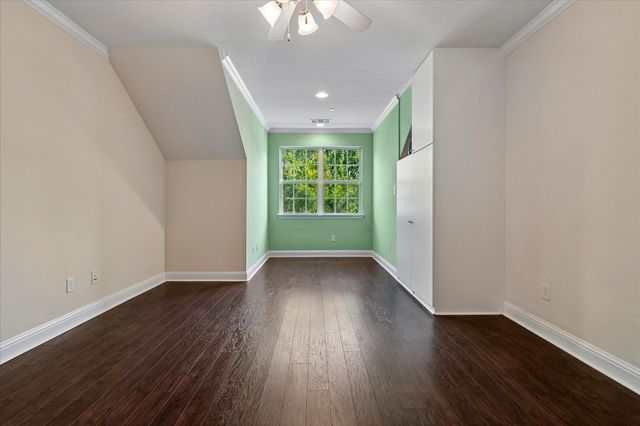 559 W Royal Lane, Irving, TX 75039
