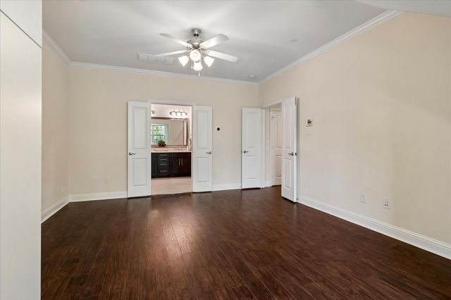559 W Royal Lane, Irving, TX 75039