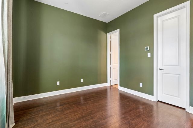 559 W Royal Lane, Irving, TX 75039