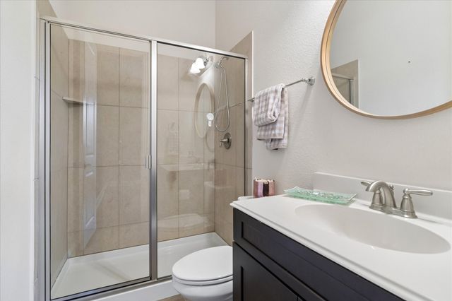 559 W Royal Lane, Irving, TX 75039