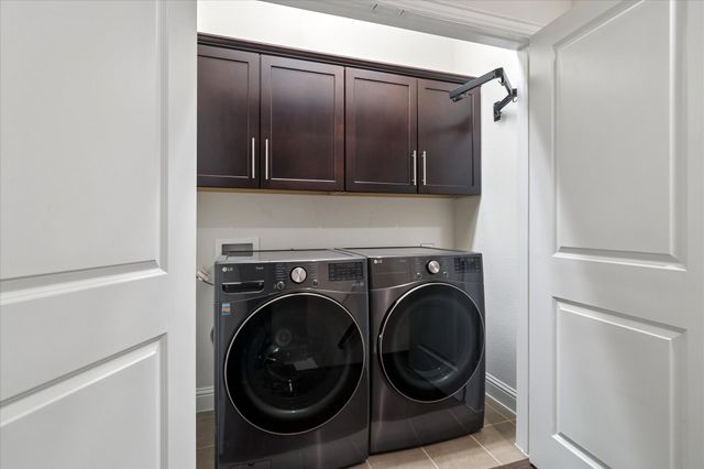 559 W Royal Lane, Irving, TX 75039