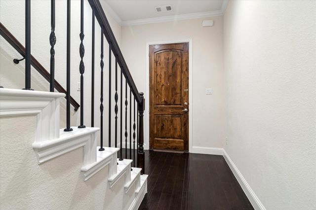 559 W Royal Lane, Irving, TX 75039