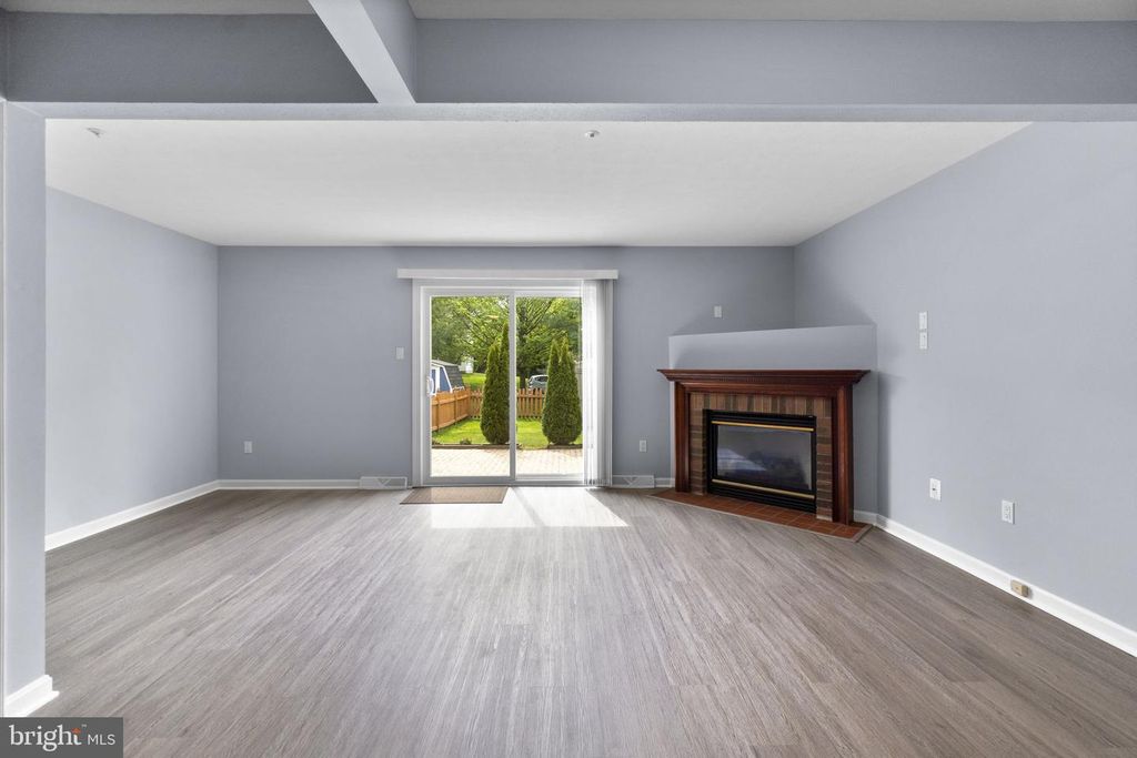 Image 3 of property listing at 6349 JACOBS CT, Eldersburg, MD 21784