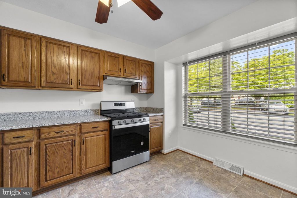 Image 7 of property listing at 6349 JACOBS CT, Eldersburg, MD 21784