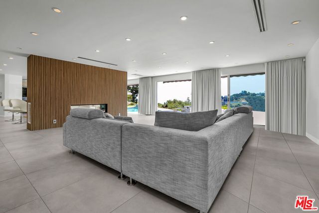 849 Glenmere Way, Los Angeles, CA 90049