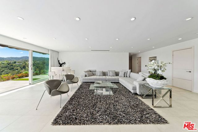 849 Glenmere Way, Los Angeles, CA 90049