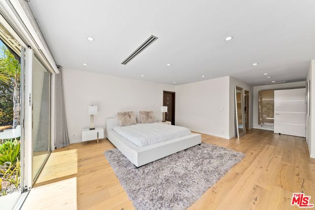 849 Glenmere Way, Los Angeles, CA 90049