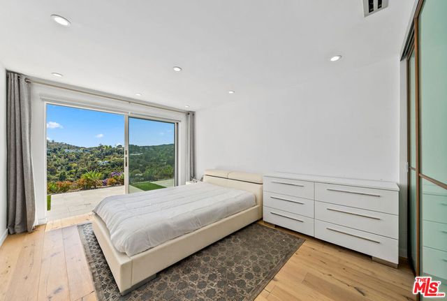 849 Glenmere Way, Los Angeles, CA 90049