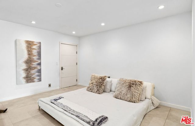 849 Glenmere Way, Los Angeles, CA 90049