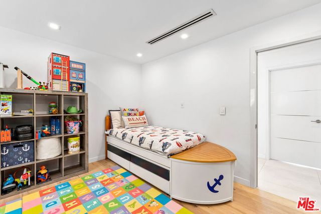 849 Glenmere Way, Los Angeles, CA 90049