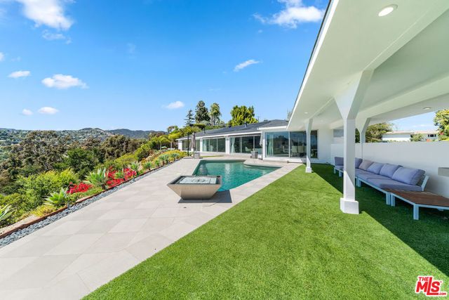 849 Glenmere Way, Los Angeles, CA 90049