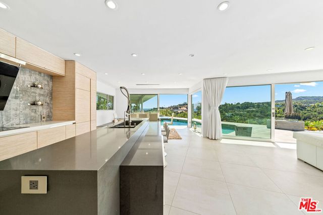 849 Glenmere Way, Los Angeles, CA 90049