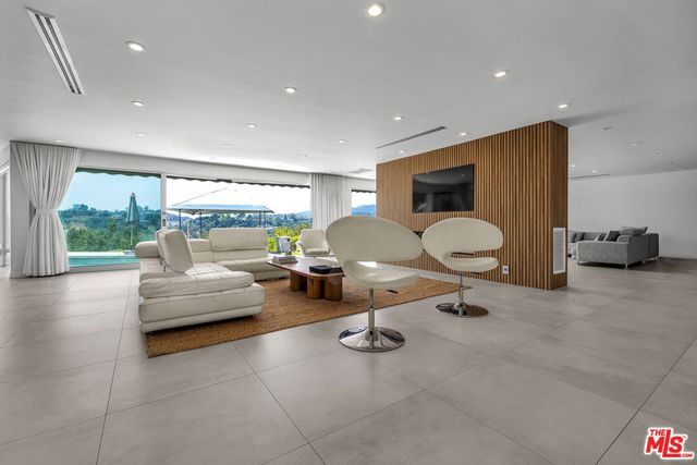 849 Glenmere Way, Los Angeles, CA 90049